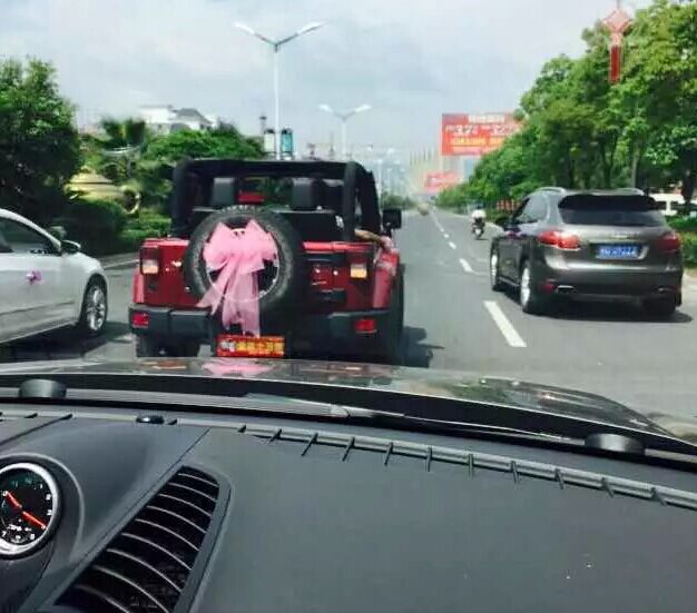 通豪车载触摸显现屏