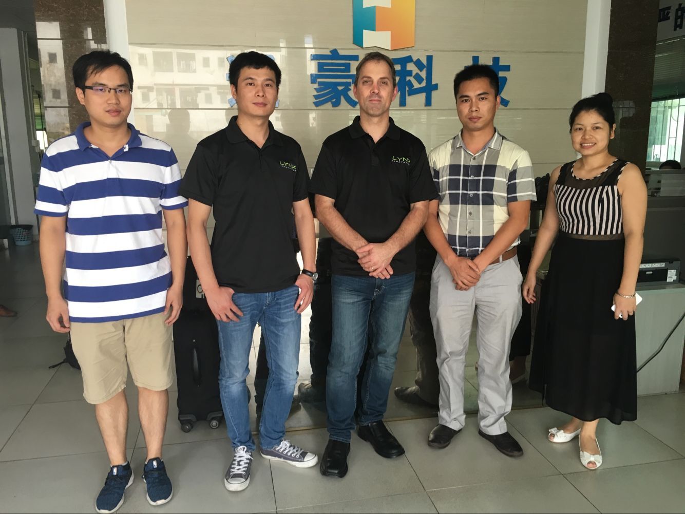 通豪触摸显现屏